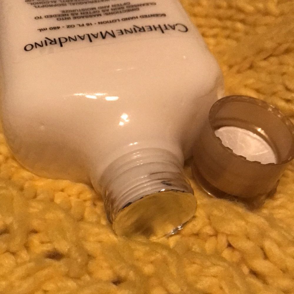 Catherine Malandrino Luminous Lily Hand lotion 16 oz SEALED - Picture 4 of 4